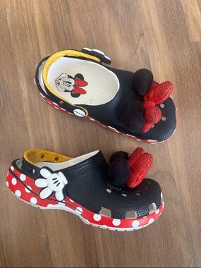 Crocs Disney Minnie Mouse Classic Clogs with 3D Ears & Bow Kids Toddler Size 12